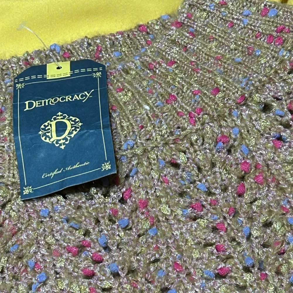 Democracy Open Weave Sweater Size Medium - Picture 7 of 9